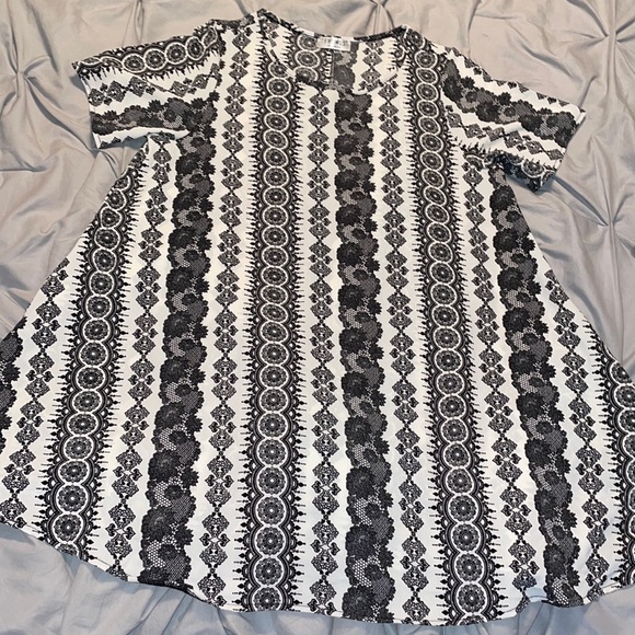 NWOT- size medium- Frumos brand. Short dress or long tunic - Picture 1 of 8